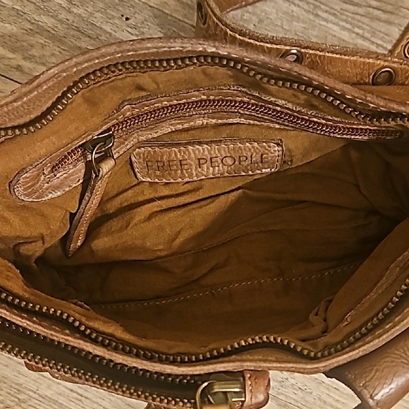 Free People Tan Leather Shoulder Bag - Picture 5 of 8